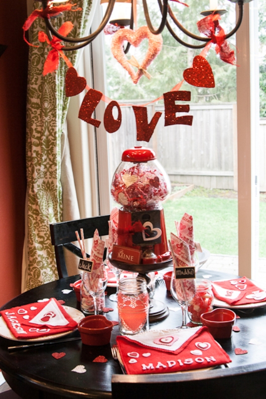 valentines-day-dinner-table-setting
