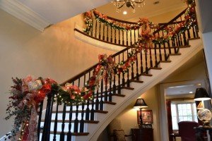 Christmas Staircase Decorations Ideas for This Year