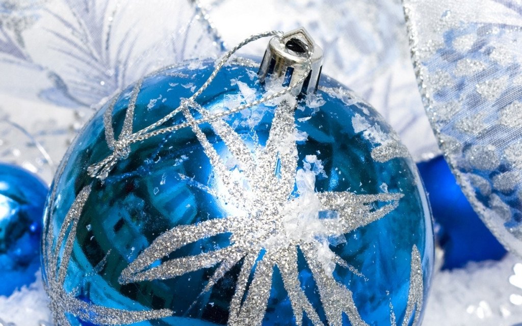 Blue Christmas Ornaments Pictures & Photos