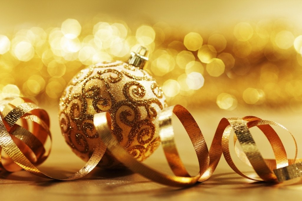 Gold Christmas Ornaments Pictures & Photos