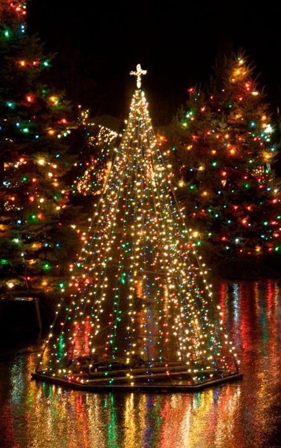 25 Amazing Outdoor Christmas Tree Decorations Ideas - MagMent
