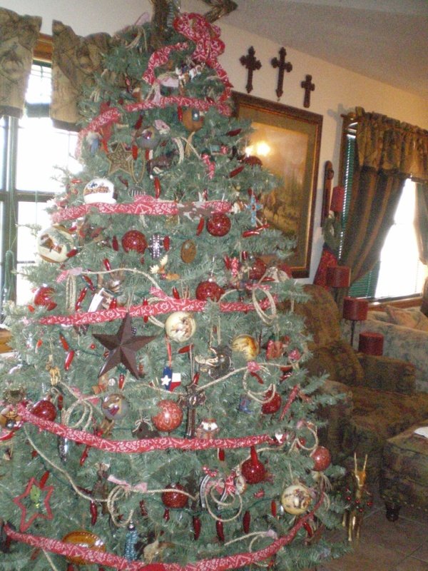 30 Easy and Fun Western Christmas Tree Decorations Ideas - MagMent