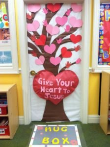 25 Classroom Valentines Decorations Ideas For This Year - MagMent