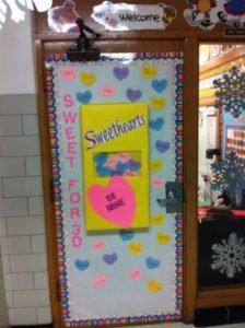 25 Classroom Valentines Decorations Ideas For This Year - MagMent